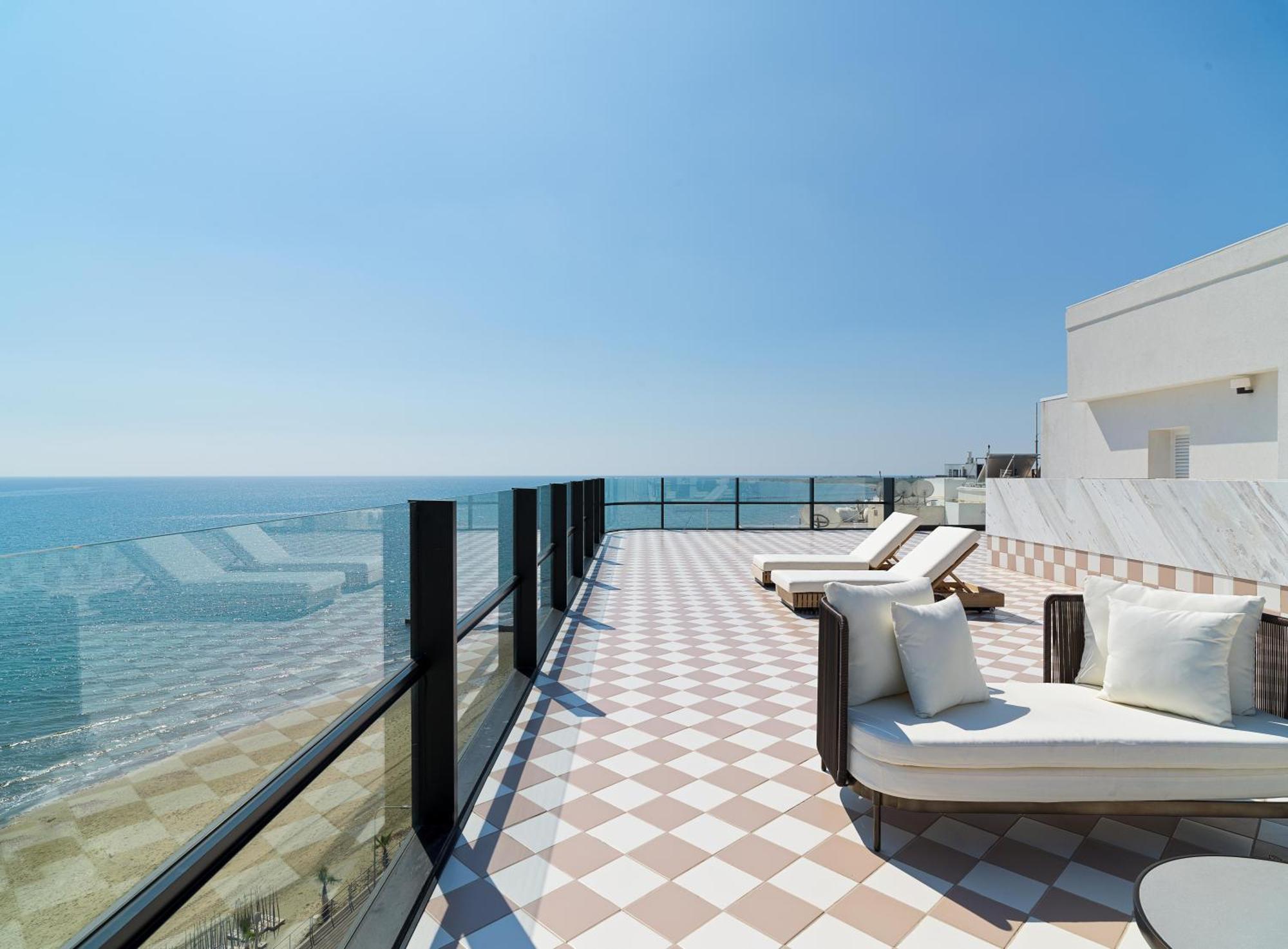 Liv Mackenzie Beach Suites Larnaca Adults Only Exterior foto